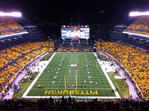 Watch a Pittsburgh Steelers game in Heinz stadium with my fam! Steelers Stadium, Heinz Field, Steelers Fan, Steelers Football, Steel City, Vision Board Inspiration, Football Stadiums, National Football League, Football League