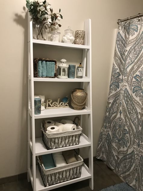 Storage Ideas For Small Bathrooms, Bff Cases, Ideas For Small Bathrooms, Toilet Room Decor, Caracole Furniture, Bathroom Counter Decor, Girl Bathrooms, Easy Room Decor, Ideas For Bathroom