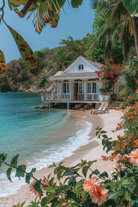 Homes By The Beach, Hawaii House Exterior, Villa On The Beach, Hawaii Beach House Exterior, Island Home Aesthetic, Cozy Beach House Exterior, Island Aesthetic Wallpaper, Island Life House, Houses Near The Beach