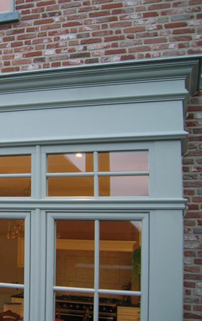 Exterior Moulding Ideas, Box Window Design Exterior, Exterior Window Trim Ideas On Brick, Window Colours Ideas Exterior, Exterior Trim Ideas, Sunroom Exterior, Exterior Window Molding, Exterior Window Trim, Exterior Moulding