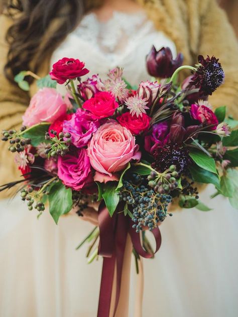 Winter Garden Wedding, Wedding Flowers Pink, Daisy Wedding Flowers, Olive Photography, Wedding Flowers Roses, Pastel Wedding Flowers, Cheap Wedding Flowers, Modern Wedding Flowers, Winter Wedding Bouquet