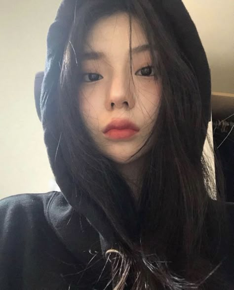 Ulzzang Girl, Aesthetic Girl, Face Claims, Pretty People, Black Hair, Selfies, Make Up, My Saves, Makeup