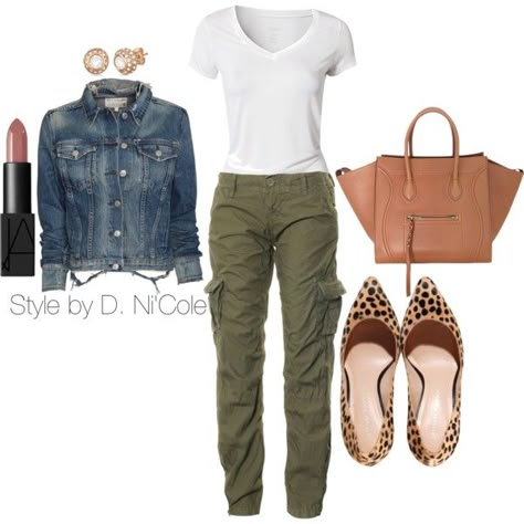 Olive Green Cargo Pants Outfit Work, Womens Green Cargo Pants Outfit, Green Khaki Pants Outfit, Army Green Cargo Pants Outfit, Olive Green Cargo Pants Outfit, Olive Cargo Pants Outfit, Olive Jacket Outfit, Olive Jeans Outfit, Khaki Cargo Pants Outfit