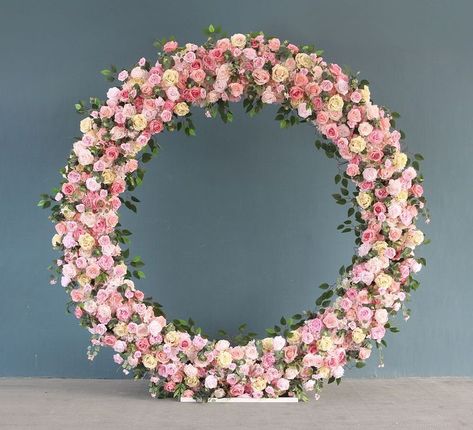 Green backdrop with flowers