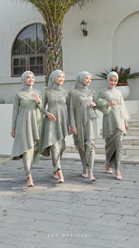 Kebaya Wisuda Hijab, Hijab Formal, Green Hijab, Kebaya Brukat, Ootd Simple, Tutorial Hijab Pashmina, Kebaya Brokat, Ga Ada, Hijab Wedding