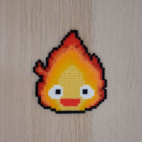 Ghibli Perler Bead Patterns, Hama Beads Patterns Anime, Anime Hama Beads Pattern, Perler Anime Pattern, Calcifer Perler Beads, Perler Beads Ghibli, Howls Moving Castle Perler, Fire Perler Beads, Perlerbeads Anime