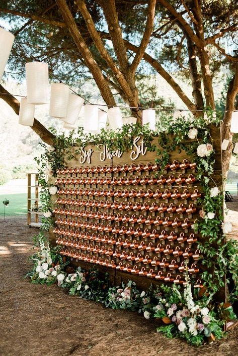 Moscow Mule Escort Wall Display for Micro Wedding - What is a small or micro wedding? In this helpful wedding planning advice post, we're answering all your micro wedding questions, giving details about what makes a small wedding as well as sharing helpful tips for planning micro weddings and ideas from expert garter designer, the Garter Girl. #gartergirl #thegartergirl #gartergirlloves #weddingadvice #smallwedding #microwedding Moscow Mule Wall Wedding, Moscow Mule Wedding Favor, Wedding Moscow Mule, Moscow Mule Wedding, Small Wedding Decor, Ideas Matrimonio, Wedding August, Small Wedding Ideas, Wedding Questions