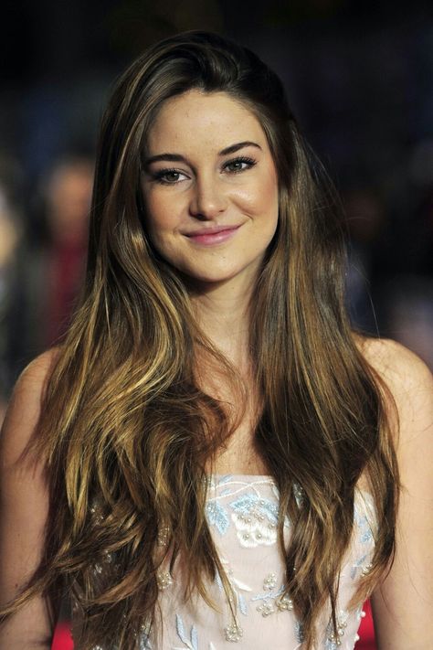 Shailene Woodley Shailene Woodley Hair, Shailene Woodley, Actrices Hollywood, Woman Crush, American Actress, Celebrities Female, Brown Hair, Beautiful People, Long Hair