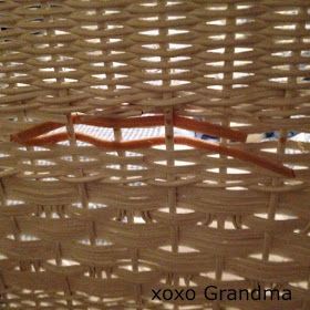 xoxo Grandma: Making Good: How to Repair Wicker Furniture Wicker Furniture Repair, Wicker Porch Furniture, High End Furniture Stores, Indoor Wicker Furniture, Wicker Furniture Makeover, Wicker Daybed, Painting Wicker Furniture, Wicker Rocker, Diy Furniture Upholstery