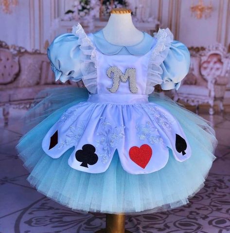 Alice In Wonderland 3rd Birthday, Alice In Winter Wonderland Party, Alice And Wonderland Birthday Party, Alice In Wonderland Birthday Party Ideas, Alice In One Derland First Birthday Girl, Onederland Birthday Party Girl, Tutu Photoshoot, Alice In Onederland First Birthday, Alice In Wonderland 1st Birthday