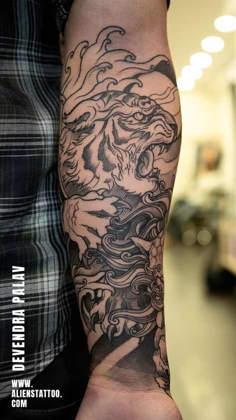 Tattoo Half Sleeve, Forearm Cover Up Tattoos, Aliens Tattoo, Cover Up Tattoos For Men, Japanese Tattoos For Men, Tiger Tattoo Sleeve, Fonts Tattoo, Half Sleeve Tattoos Forearm, Coverup Tattoo