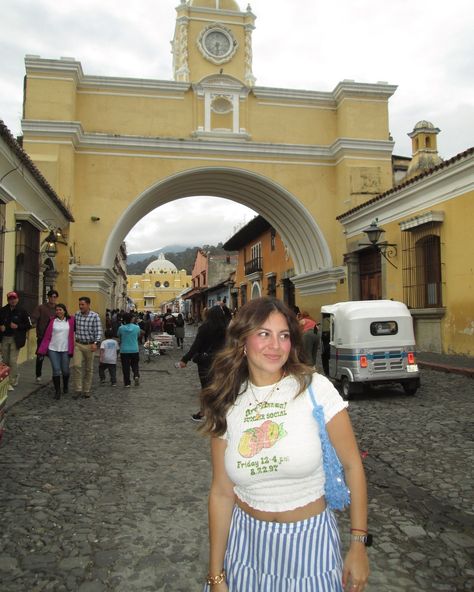 little postcards desde📍Antigua, Guatemala 🇬🇹 why don’t we travel across Central America together this summer? Let’s explore where we’re from 🤍 la felicidad de estar aquí es demasiada!! It’s so beautifullll(!!) #summertravel #antiguaguatemala #josstakesguatemala #exploringcentralamerica Guatemala Trip Outfits, Antigua Guatemala Aesthetic, Antigua Guatemala Outfit, Guatemala Outfits, Guatemala Aesthetic, Vacation Pics, Central America Travel, Trip Outfits, Pics Ideas