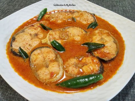 Goan Fish Curry, Coconut Powder, Curry In A Hurry, Goan Food, Goan Recipes, Salmon Steak, Easy Curry, Coconut Milk Powder, Fish Curry