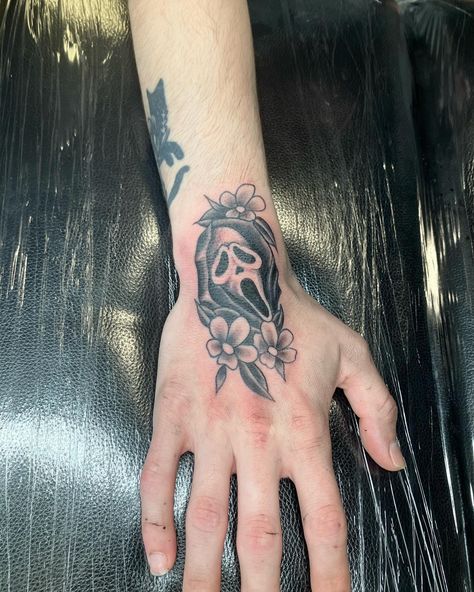 Ghost Face Flash Tattoo, Ghostface Hand Tattoo, Ghost Face Hand Tattoo, Cute Ghostface Tattoo, Ghost Face Tattoos, Driving Tattoo, Face Hand Tattoo, Scream Tattoo Ghostface, Scream Tattoos