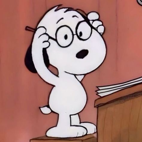 Snoopy With Glasses, Snoopy Laughing, Snoopy Icons, Nerd Core, Funny Snoopy, Snoopy Drawing, Snoopy Cartoon, Snoopy Funny, Wait A Minute