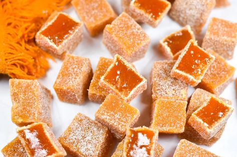 Carrot Ginger Gummy Candy • baste cut fold Homemade Gummy Candy, Gummy Candy Recipe, Jelly Candy Recipe, Carrot Candy, Filled Candy, Jelly Sweets, Spiced Carrots, Gluten Free Candy, Low Histamine