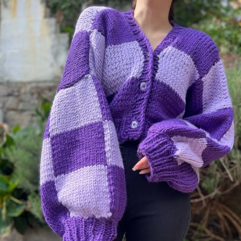 How would you like to be the owner of a knit checkerboard sweater with great dedication and meticulously knitted? Purple Sweater Crochet, Purple Pullover Outfit, Purple Crochet Cardigan, Purple Crochet Sweater, Argyle Sweater Outfit, Purple Sweater Outfit, Hand Knitted Sweaters For Women, Checkerboard Sweater, Crochet Fashion Trends