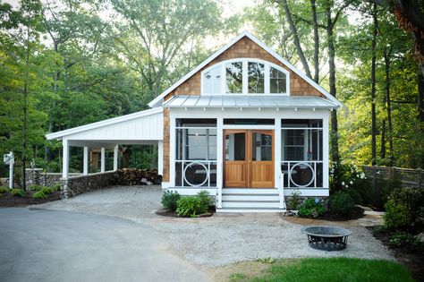 door-county-cottage-rentals-Exterior-Eclectic-with-Car-Port-cedar-shakes Small Lake Cottage, Small House Remodel, Loft Windows, Carport Plans, Home Designs Exterior, Building A Porch, Carport Designs, Tiny Cottage, Cottage Plan