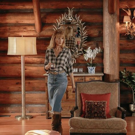 Ralph Lauren Ranch, Beth Yellowstone, Realisation Par Dress, Beth Dutton Style, Beth And Rip, Yellowstone Outfits, Yellowstone Beth Dutton, Yellowstone Beth, Yellowstone Tv Series