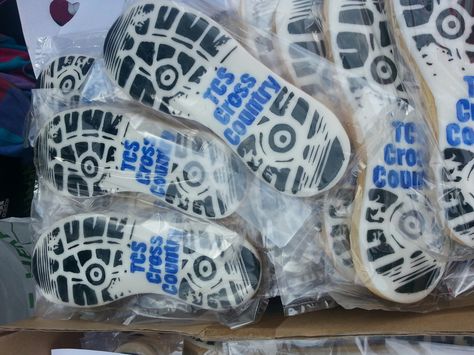 Cookies for the cross country team from Mkj Cookies. Cross Country Team Snacks, Cross Country Snack Ideas, Xc Banquet Ideas, Cross Country Cookies, Triathlon Party, Cross Country Decorations, Track Banquet, Locker Room Decorations, Captain Ideas