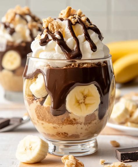 Chocolate Covered Banana Pudding Cups Recipe - elianarecipes.com Chocolate Banana Pudding Recipe, Banana Pudding Cups, Pasta Fagioli Soup Recipe, Pudding Cup Recipes, Chocolate Banana Pudding, Pasta Fagioli Soup, Fagioli Soup, Chocolate Covered Bananas, Creamy Pudding