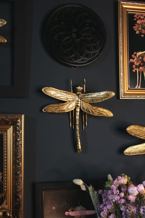 Fantasy Wall Decor, Diy Gold Wall Decor, Art Deco Living Room Ideas, Witch Wall Decor, Gold Wall Decor, The Bug, Gold Bathroom, Gold Interior, Homewares Shop