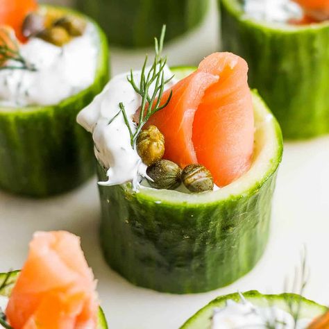 Smoked Salmon Appetizer Yacht Appetizers, Seafood Christmas Appetizers, Candied Salmon Appetizer, Fancy Shrimp Appetizers, Smoked Salmon Starter Christmas, Appetizers With Salmon, Smoked Salmon Hors D’oeuvres, Seafood Canapes, Smoked Salmon Starter