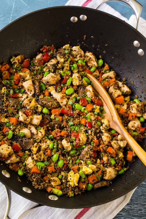 Rice With Chicken And Vegetables, Chicken Quinoa Recipes, Fried Quinoa, Quinoa Fried Rice, Rice With Chicken, Easy Quinoa, Healthy Quinoa, Chicken Fried Rice Recipe, Asian Stir Fry