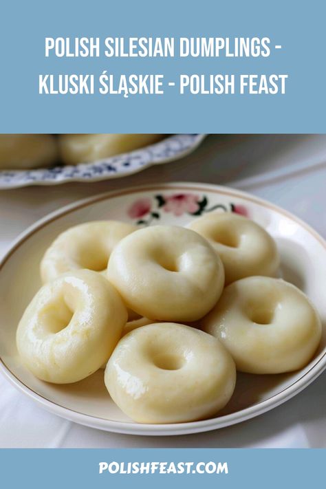 Learn how to make Polish Silesian Dumplings, with this simple recipe. Kluski Śląski are a traditional food made from potatoes and potato starch. Polish Potato Dumplings, Potato Dumpling Recipe, 3 Peas In A Pod, Tartare Recipe, Lithuanian Food, Dumpling Recipes, Lithuanian Recipes, Shake And Bake, Polish Foods