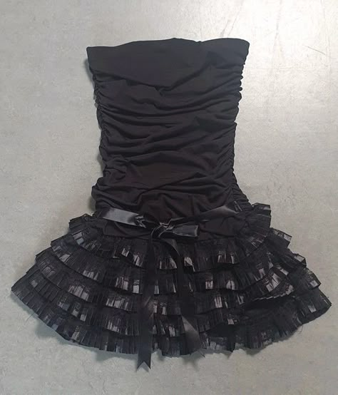 Victoria Secret Products, Homecoming Dress Black, Strapless Homecoming Dresses, Party Dress Cocktail, 18th Bday, Black Party Dress, Catty Noir, Black Party Dresses, Homecoming Dresses Black