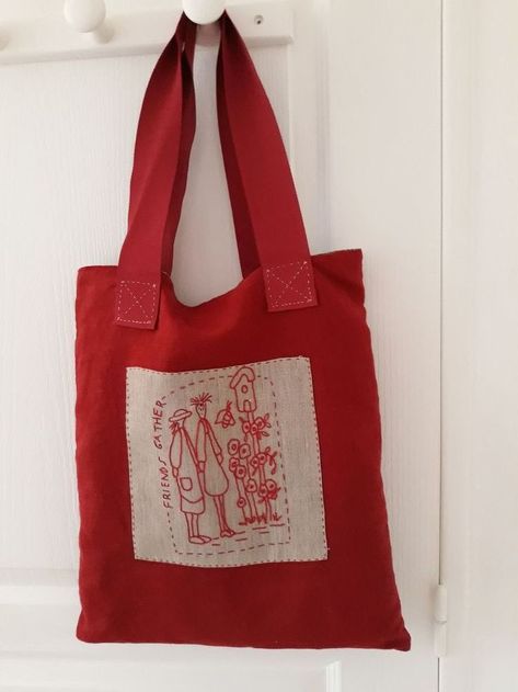 Totebag Aesthetic, Pretty Tote Bags, Tods Bag, Sacs Tote Bags, Diy Tote, Red Tote Bag, Vintage Tote Bag, Diy Bag Designs, Embroidered Tote Bag