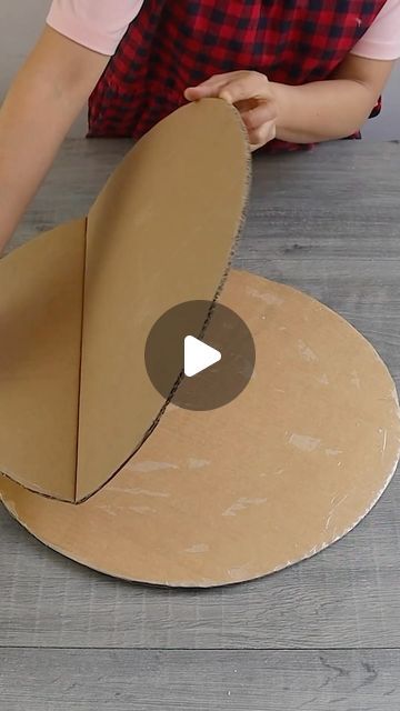 Cardboard Crafts For Adults, New Craft Ideas For 2024, Diy Creative Crafts Home Decor, Cardboard Decoration Ideas, Cardboard Sculpture Ideas, Cardboard Diy Ideas, Crafts Using Cardboard, Ideas Con Carton, Diy Cardboard Crafts