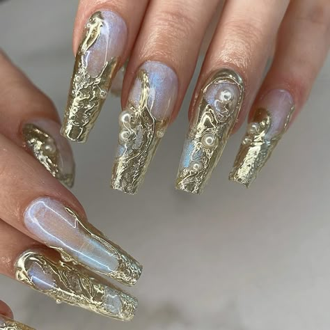 ✨ Grecian Baroque 🏛️ Cant get enough of these luxe vibes 😮‍💨🤌🏻 🤍 my Apr/May Baroque special on Long Coffin Gel-X ✨ DM to book for May 🧚🏻 #nailinspo #naildesign #vancouvernails #nails2inspire #chromenails #texturednails #trendynails #baroquenails #pinterestnails #nailart # Baroque Nail Art, Ladylike Nails, Greek Goddess Nails, Aphrodite Nails, Baroque Nails, Baroque Frames, Summery Nails, Cute Acrylic Nail Designs, Glo Up