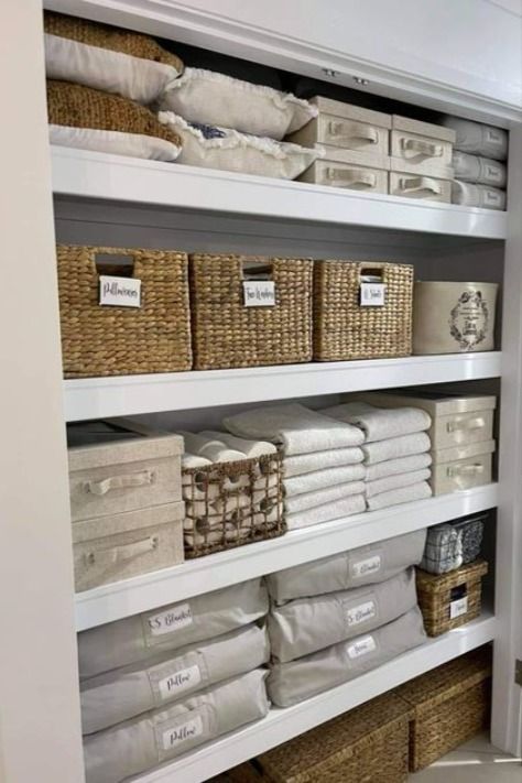 Organized Closet, Organized Pantry, House Organisation, Linen Cupboard, Linen Closet Organization, Ikea Furniture Hacks, غرفة ملابس, Hus Inspiration, Home Organisation