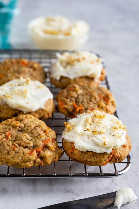 Carrot Cake Cookies taste just like carrot cake but better because they are individual cookies that are so easy to make and even easier to share! Carrot Cake Cookies Recipe, Cake Cookies Recipe, Cookies With Cream Cheese Frosting, Carrot Cake Loaf, Cookies With Cream Cheese, Crazy For Crust, Carrot Cookies, Easy Carrot Cake, Carrot Cake Cookies