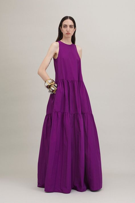 Albino Teodoro Resort 2019 collection, runway looks, beauty, models, and reviews. Purple Long Dress, Cotton Blends Dress, Maxi Robes, 2019 Fashion, Fashion Show Collection, Cotton Voile, Purple Dress, Cotton Dresses, Runway Fashion