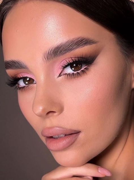 nude pink makeup look Pink Dress Makeup, Pink Makeup Looks, Light Pink Eyeshadow, Brown Makeup Looks, Prom Makeup For Brown Eyes, Pink Smokey Eye, Pink Eyeshadow Look, Maquillage On Fleek, Natural Prom Makeup