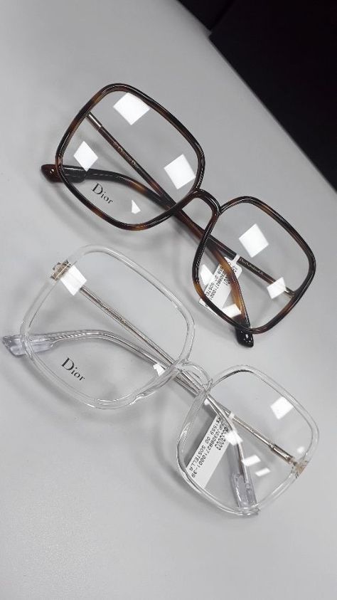 Luxury Prescription Glasses, Big Glasses Frames, Glasses Frames For Women, Glasses Inspiration, Chic Glasses, Women's Eyewear, Big Glasses, Funky Glasses, Oversized Glasses