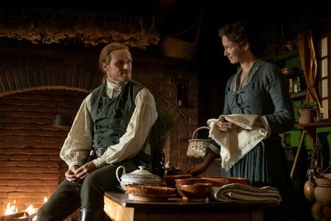 Official Photos and Synopsis from 'Outlander' Episode 508, "Famous Last Words" | Outlander TV News James Fraser Outlander, Richard Rankin, The Fiery Cross, Lord John, Jamie Fraser Outlander, Sam Heughan Outlander, Outlander Book, Last Words, Outlander Tv