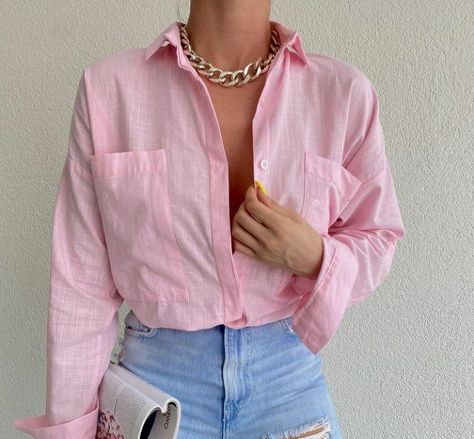 Outfit Chemise Rose, Pink Shirt Outfit, Button Down Outfit, Shirt Dress Outfit, Bollywood Outfits, Aesthetic Fits, Classy Work Outfits, Casual Chic Outfit, Edgy Outfits