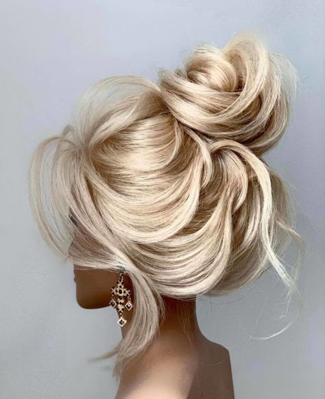 Up Dos Blonde Hair, High Ponytail Hairstyles Extensions, Blonde Hair Styles Updo, Hair Up Blonde, Medium Length Hairstyles For Bridesmaids, Classy Hairstyles Wedding, Elegant Hair Styles For Long Hair, Formal Hair For Medium Hair, Up Do For Wedding Bridesmaid