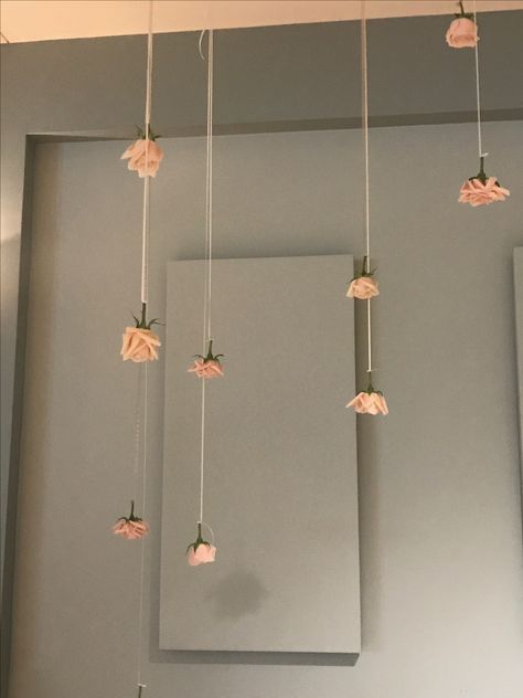 Hanging Leaves From Ceiling, Aesthetic Hanging Decor, Flower Hanging From Ceiling Bedroom, Decor To Hang From Ceiling, Flowers Dangling From Ceiling, Hanging Flowers From Ceiling Bedroom, How To Hang Stuff From Ceiling, Hanging Roses From Ceiling, Art Hanging From Ceiling