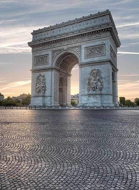 Arco do Triunfo, Paris, França                              … Arch Of Triumph, Summer Europe, Famous Monuments, French Architecture, Paris Jackson, Famous Buildings, Voyage Europe, Europe Trip, Paris City