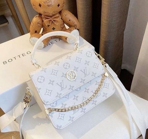 Tas Louis Vuitton, Louis Vuitton Taschen, Tas Lv, Sac Louis Vuitton, Michael Kors Designer, Trendy Purses, Luxury Bags Collection, Girly Bags, Cute Handbags