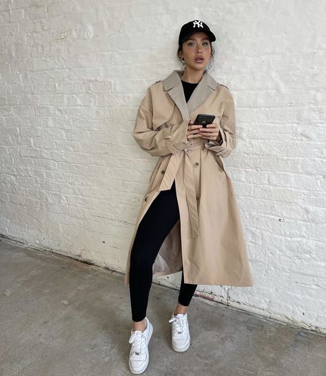 Trench Coat Outfit Winter, Trench Coat Outfit Fall, Naomi Genes, Trent Coat, Trenchcoat Outfit, Fall Coat Outfit, Trench Outfit, Winter Coat Outfits, Trench Coat Outfit