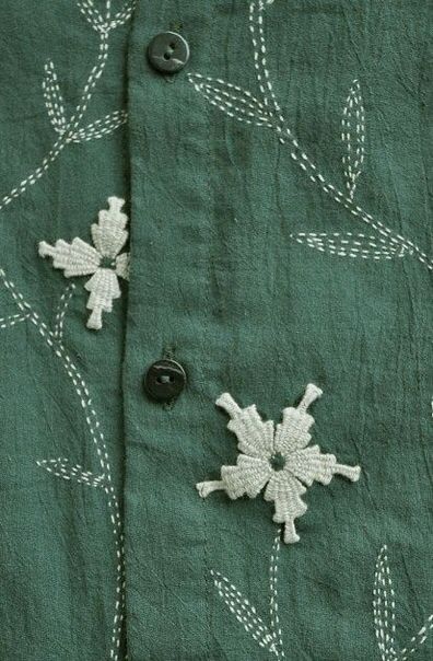 Embroidery Leaves, Embroidery Leaf, Kantha Embroidery, Kurti Embroidery Design, Sashiko Embroidery, Hand Work Embroidery, Pola Sulam, Embroidery On Clothes, Handwork Embroidery Design