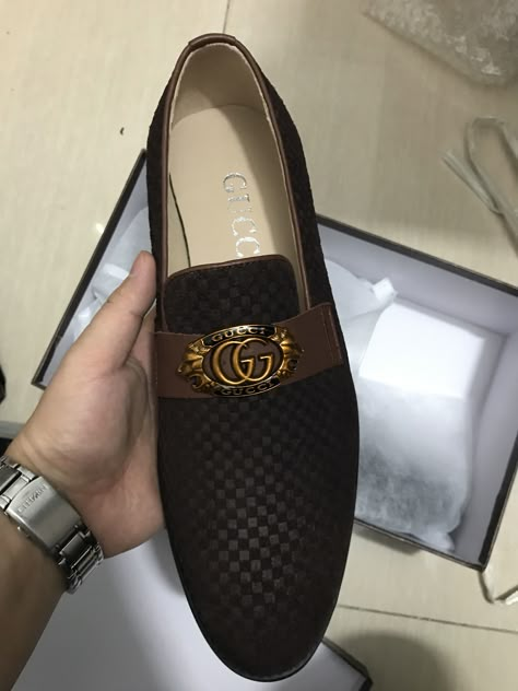 Gucci Dress Shoes, Luxury Shoes For Men, Mens Shoes Casual, Loafer Shoes For Men, Gents Shoes, Mens Dress Boots, Plum Dress, Gucci Dress, Gentleman Shoes