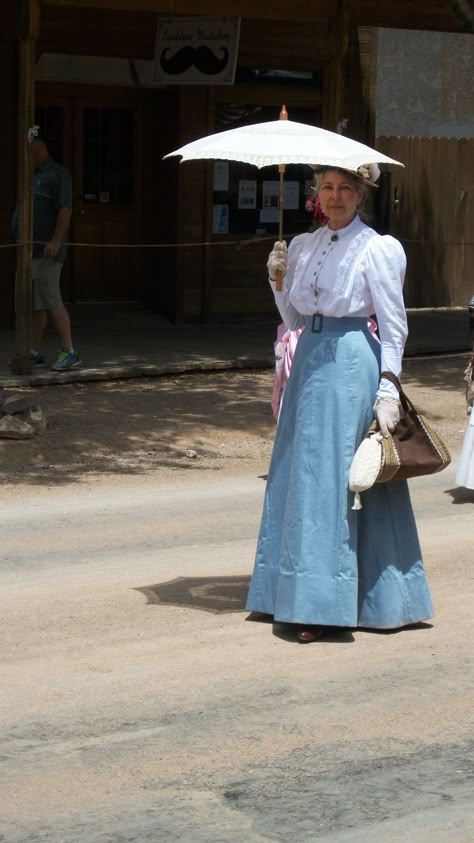 My first but definitely not my last 1890's outfit.  Truly Victorian Walking Skirt and Blouse Waist. Walking Skirt Edwardian, Victorian Walking Dress, 1890s Outfits, Voortrekker Clothing, 1890s Skirt, Victorian Style Outfits, Victorian Women Fashion, Victorian Outfits Women, Early 1800s Fashion