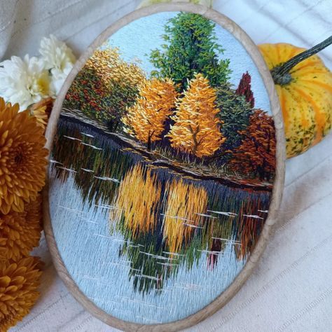 Julia Omarova (@limonush_) • Фото и видео в Instagram Stained Glass Embroidery, Painted Embroidery, Polymer Clay Painting, Fall Embroidery, Embroidery Workshop, Holiday Embroidery, Embroidery Lessons, String Crafts, Thread Painting