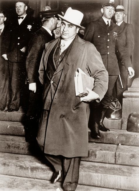 RETRO KIMMER'S BLOG: 9 MOST STYLISH MOBSTERS 1920s Gangsters, Mafia Style, Public Enemies, American Gangster, Don Corleone, Real Gangster, Chicago Outfit, Mafia Gangster, Mafia Families